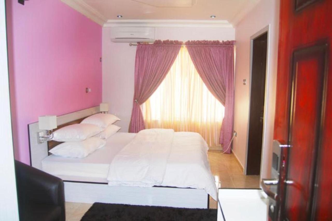 Milestone Hotel Ogombo Ngoại thất bức ảnh